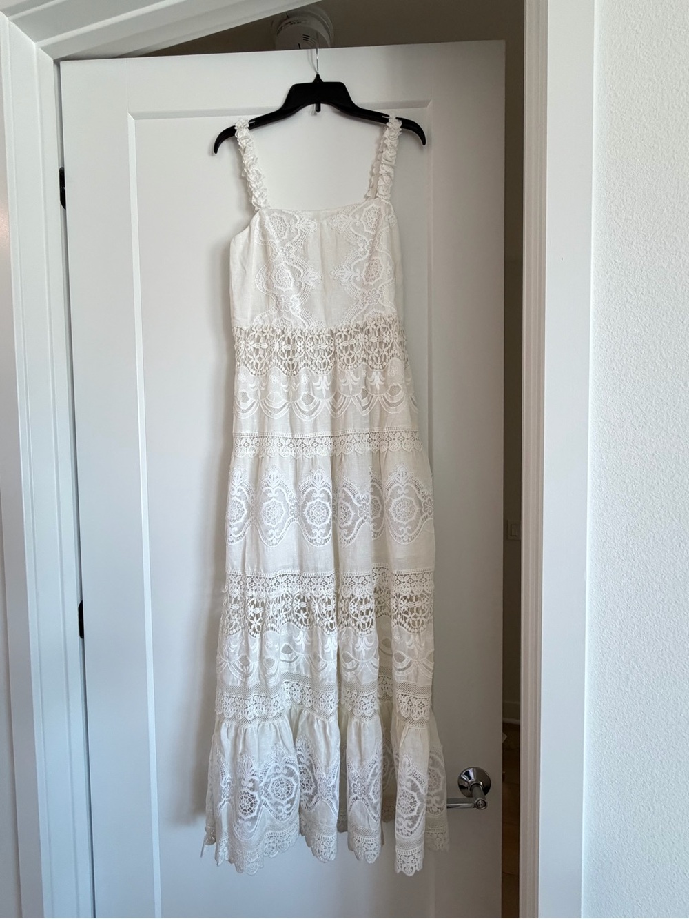 Alice and Olivia alora embroidered midi dress